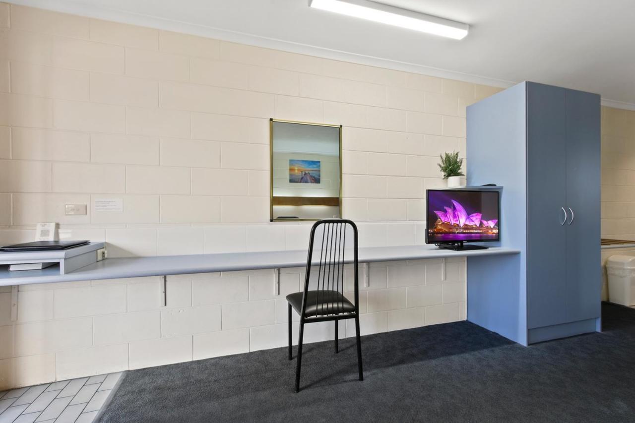 Cunningham Shore Motel Lakes Entrance Exteriör bild