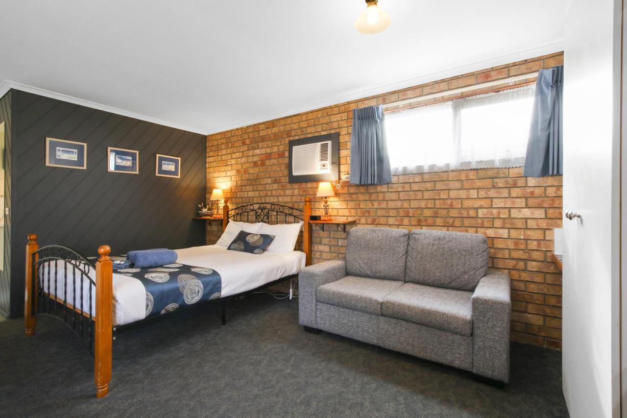 Cunningham Shore Motel Lakes Entrance Exteriör bild