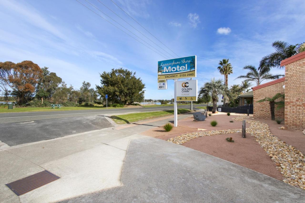 Cunningham Shore Motel Lakes Entrance Exteriör bild