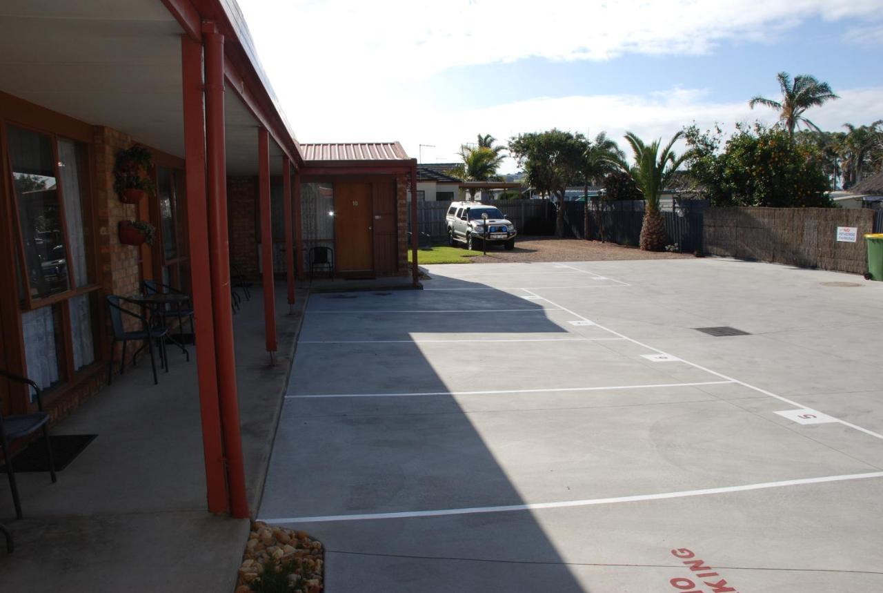 Cunningham Shore Motel Lakes Entrance Exteriör bild