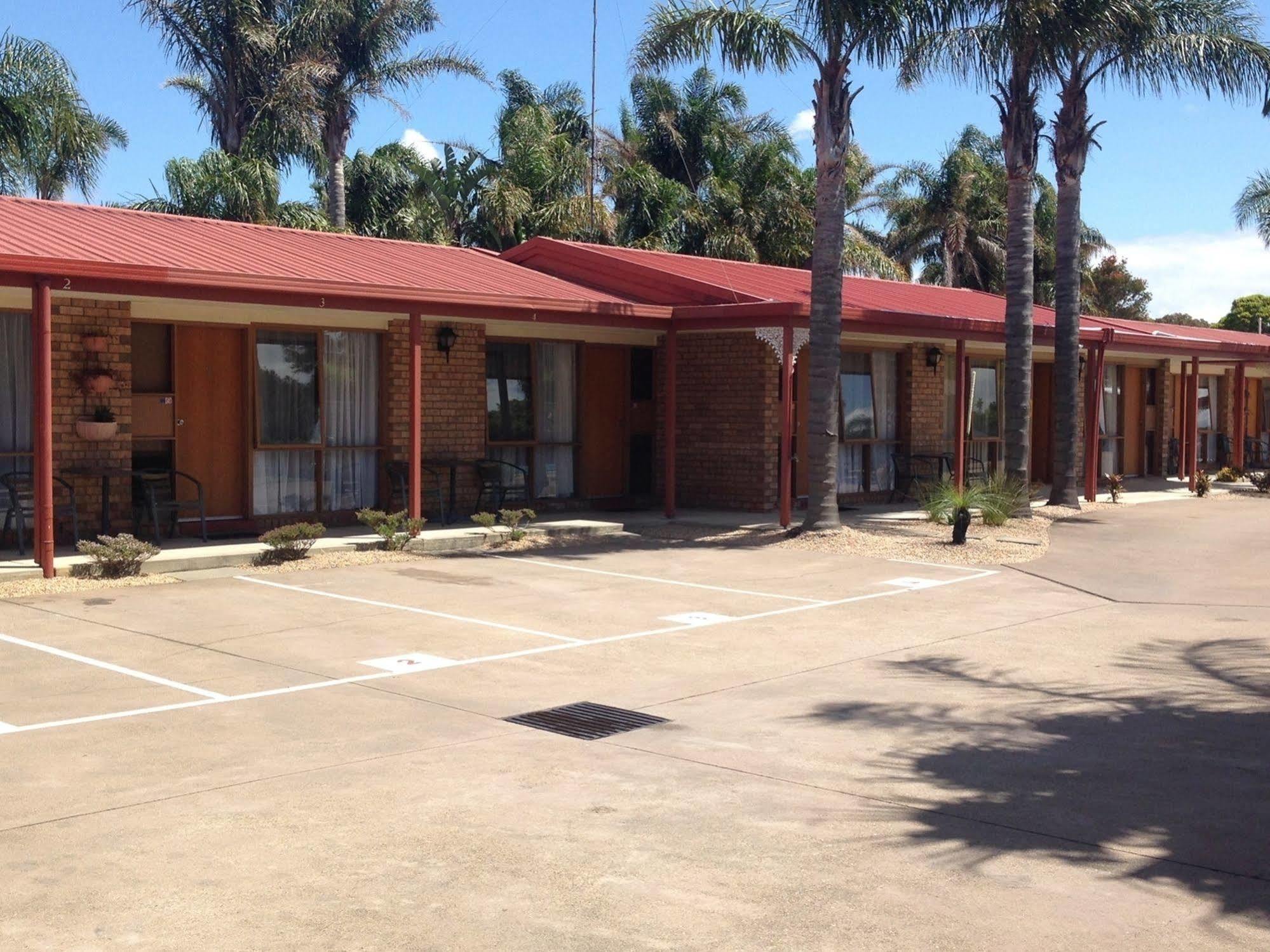 Cunningham Shore Motel Lakes Entrance Exteriör bild